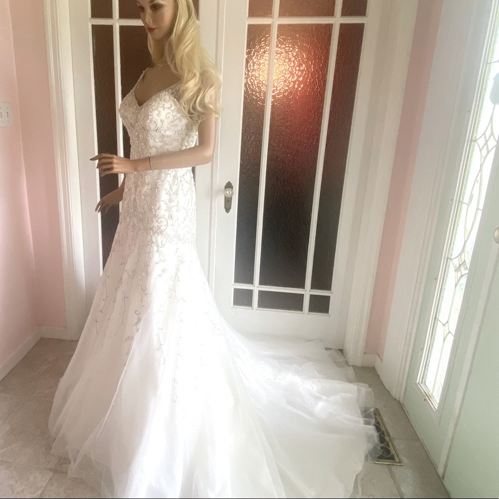 Stunning!!!! Stella York Beaded Wedding Gown BNWT